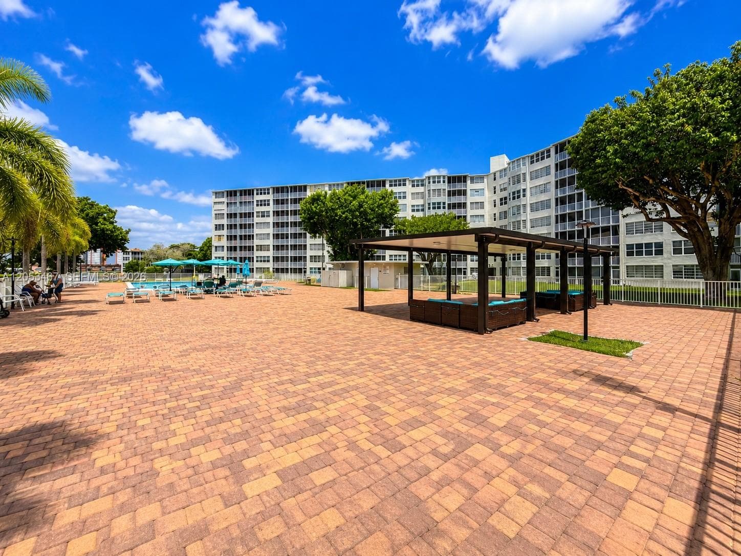 Jade Winds · #605-1 in Miami - Photo 21
