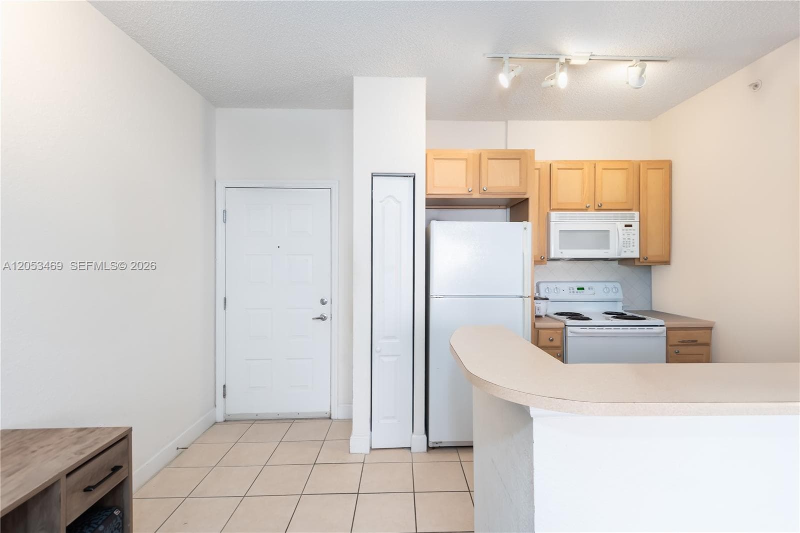 VALENCIA CONDO · #608 in South Miami - Photo 12