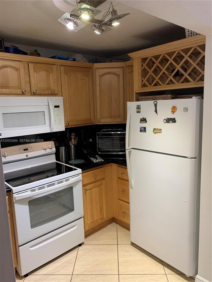 Palm Gardens Condo · #204 in Miami - Photo 5
