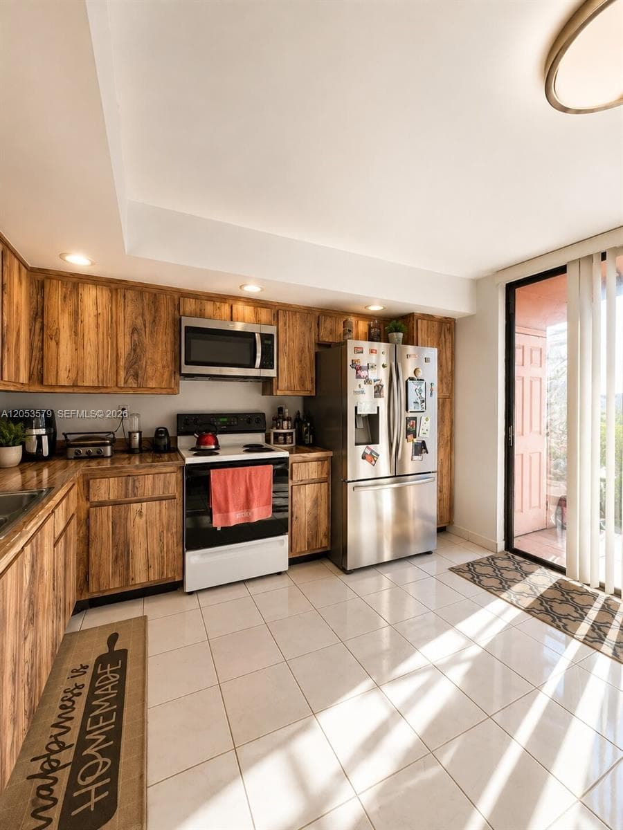 FOX CHASE CONDO #1 · #414 in Miami - Photo 2