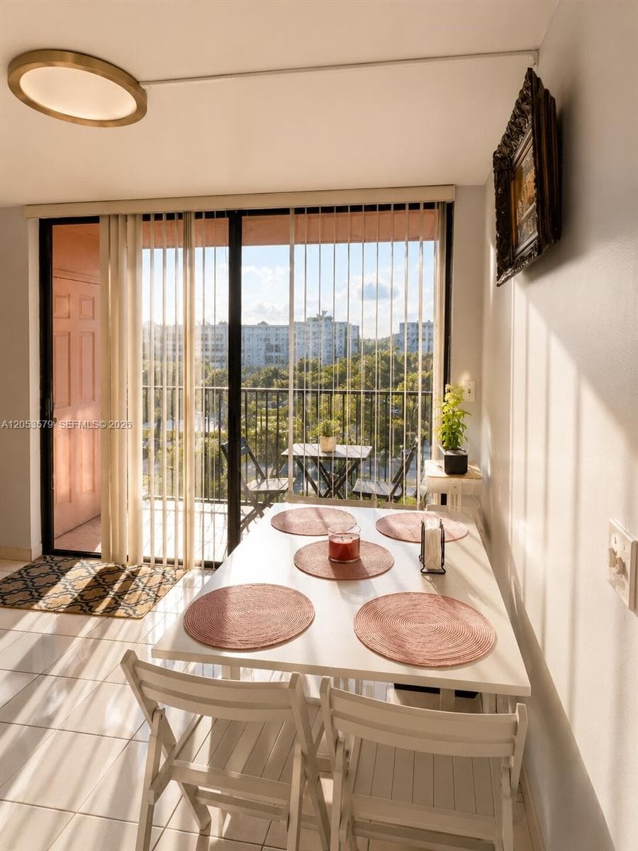 FOX CHASE CONDO #1 · #414 in Miami - Photo 3