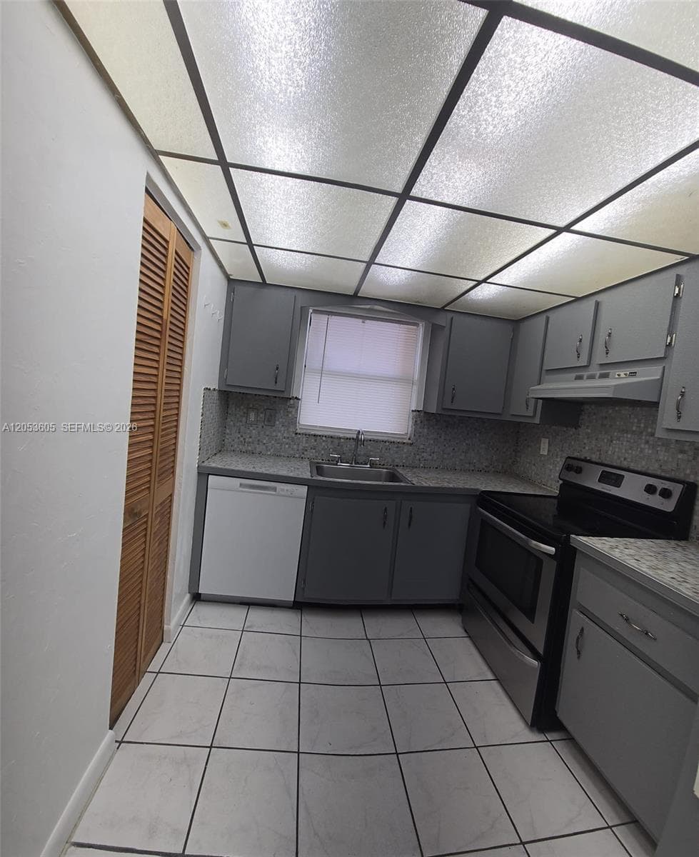 RAMBLEWOOD CONDO C · #PH11 in Miami - Photo 6