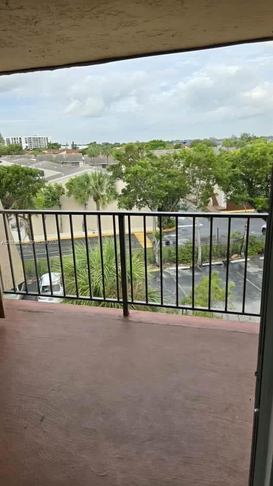 RAMBLEWOOD CONDO C · #PH11 in Miami - Photo 34