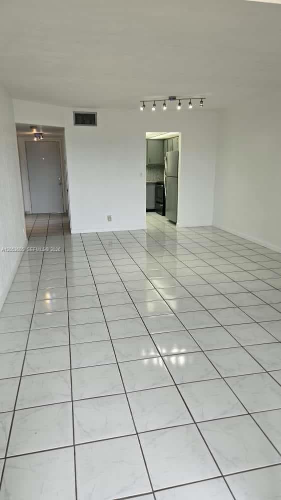 RAMBLEWOOD CONDO C · #PH11 in Miami - Photo 15