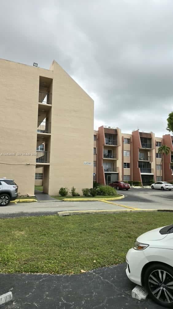 RAMBLEWOOD CONDO C · #PH11 in Miami - Photo 40
