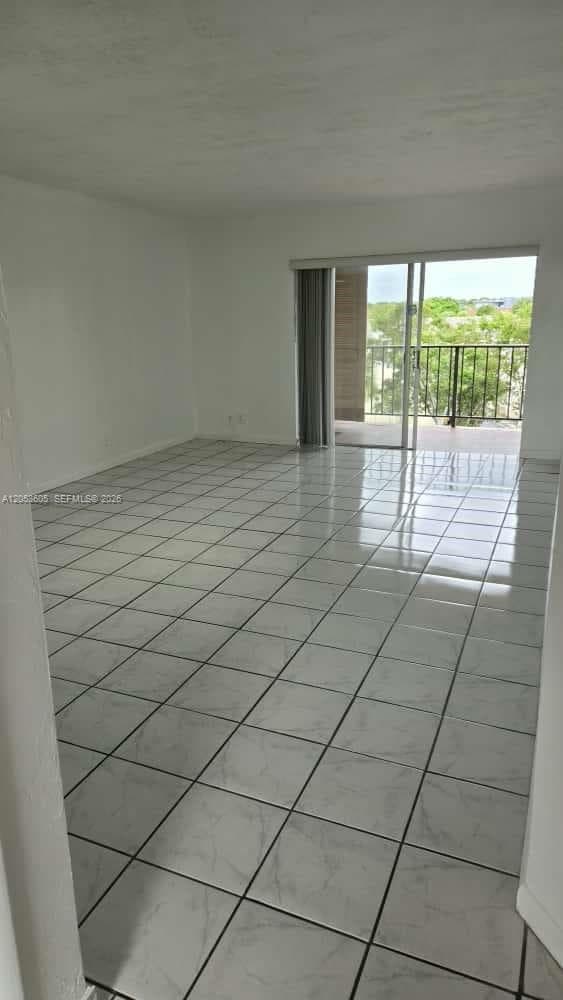 RAMBLEWOOD CONDO C · #PH11 in Miami - Photo 4