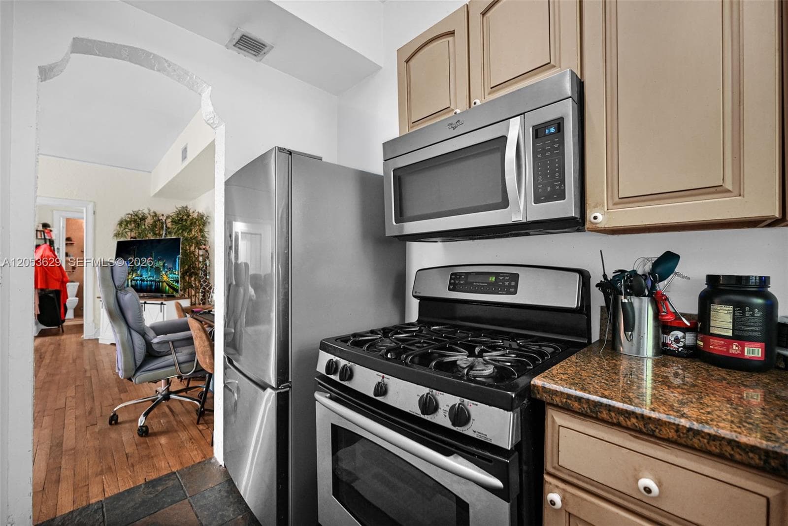 ESPLANADE BEACH CONDO · #104 in Miami Beach - Photo 16