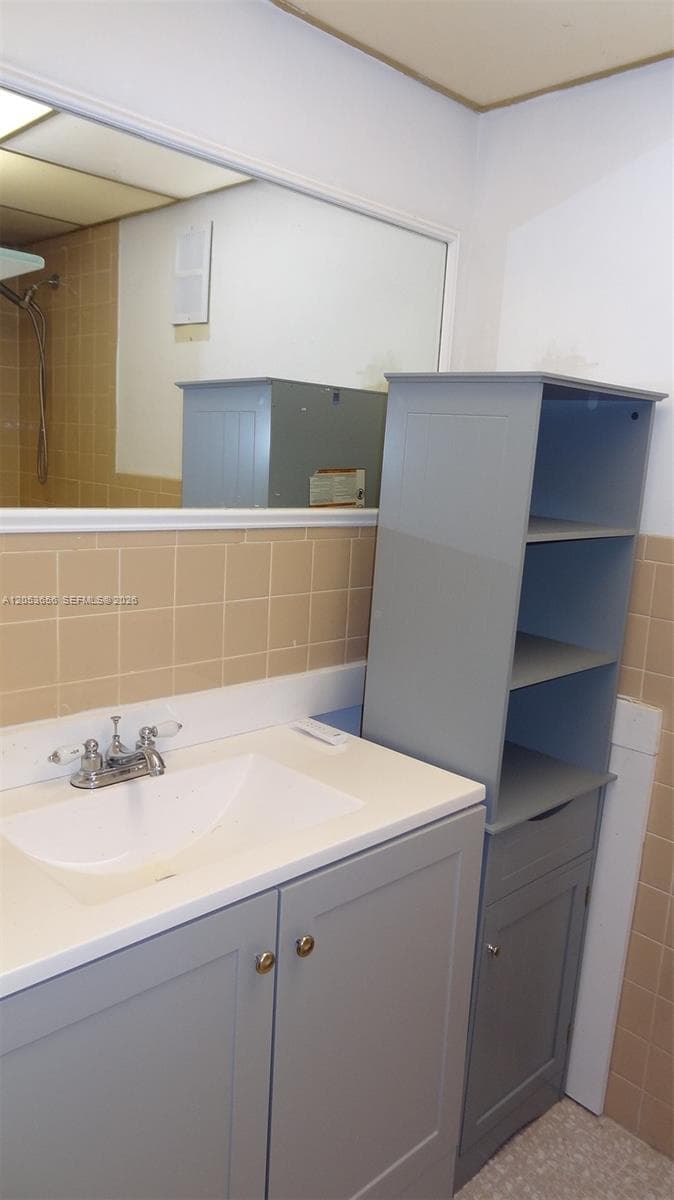 Sunshore Condo · #407 in North Miami Beach - Photo 11