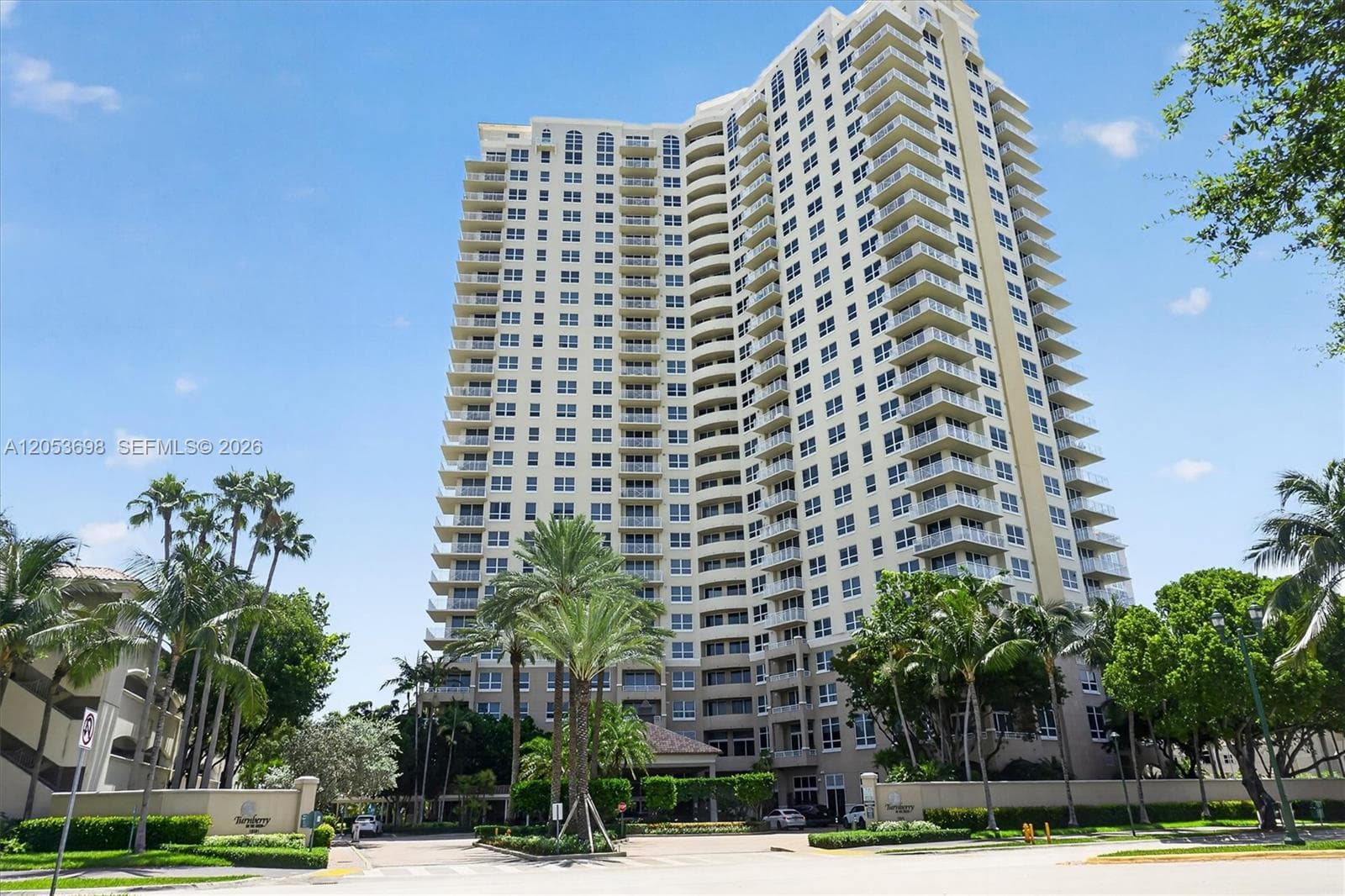 TURNBERRY ON THE GREEN · #2401 in Aventura - Photo 1