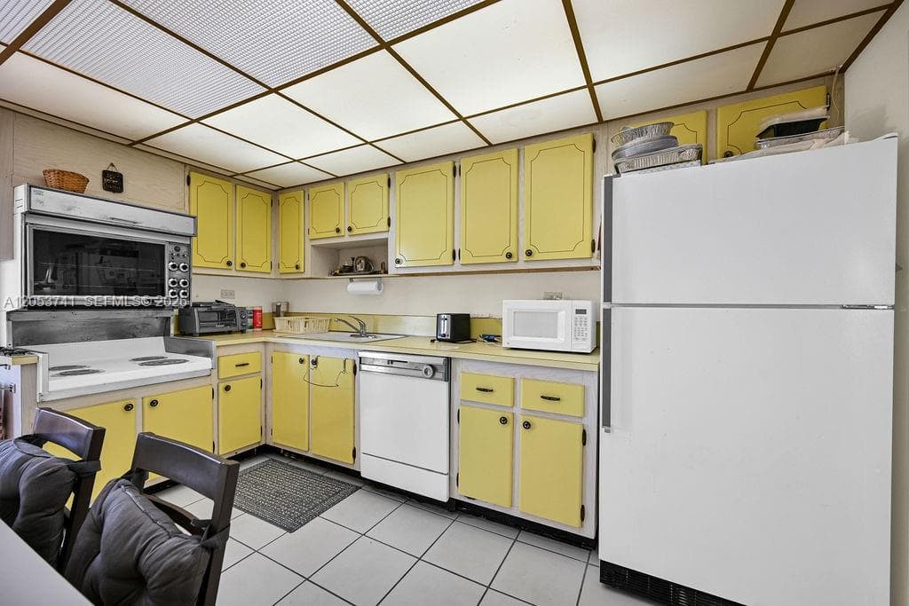BURLEIGH HOUSE · #435 in Miami Beach - Photo 33