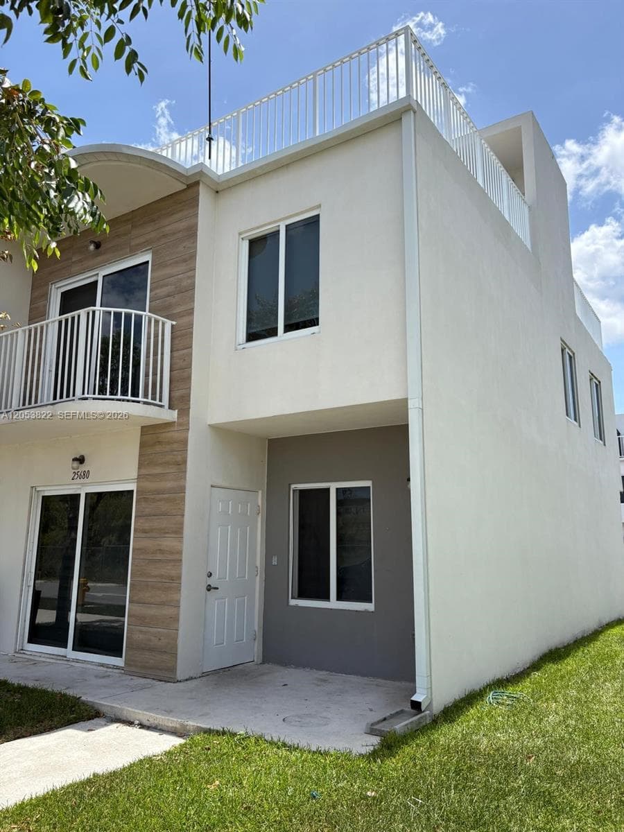25680 SW 143rd Path photo 2