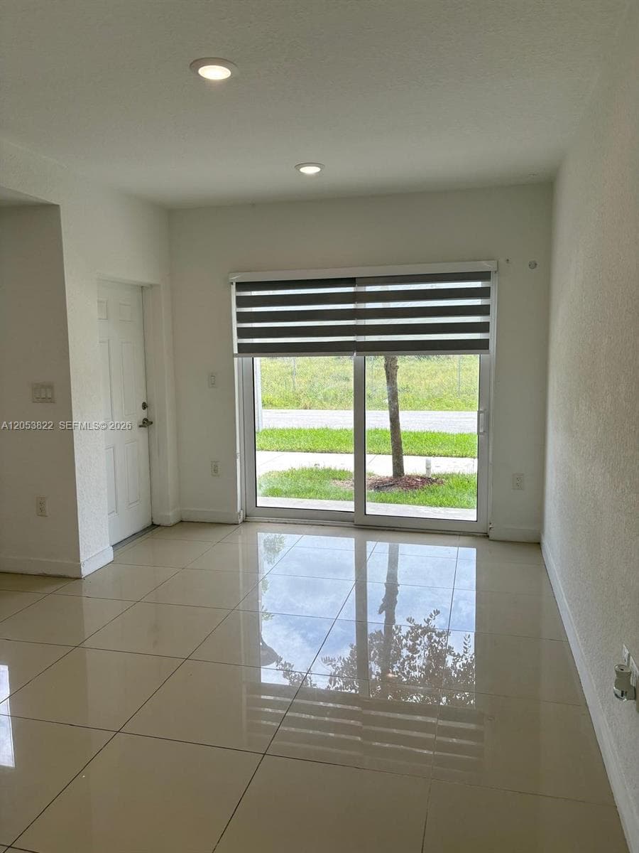 25680 SW 143rd Path photo 4