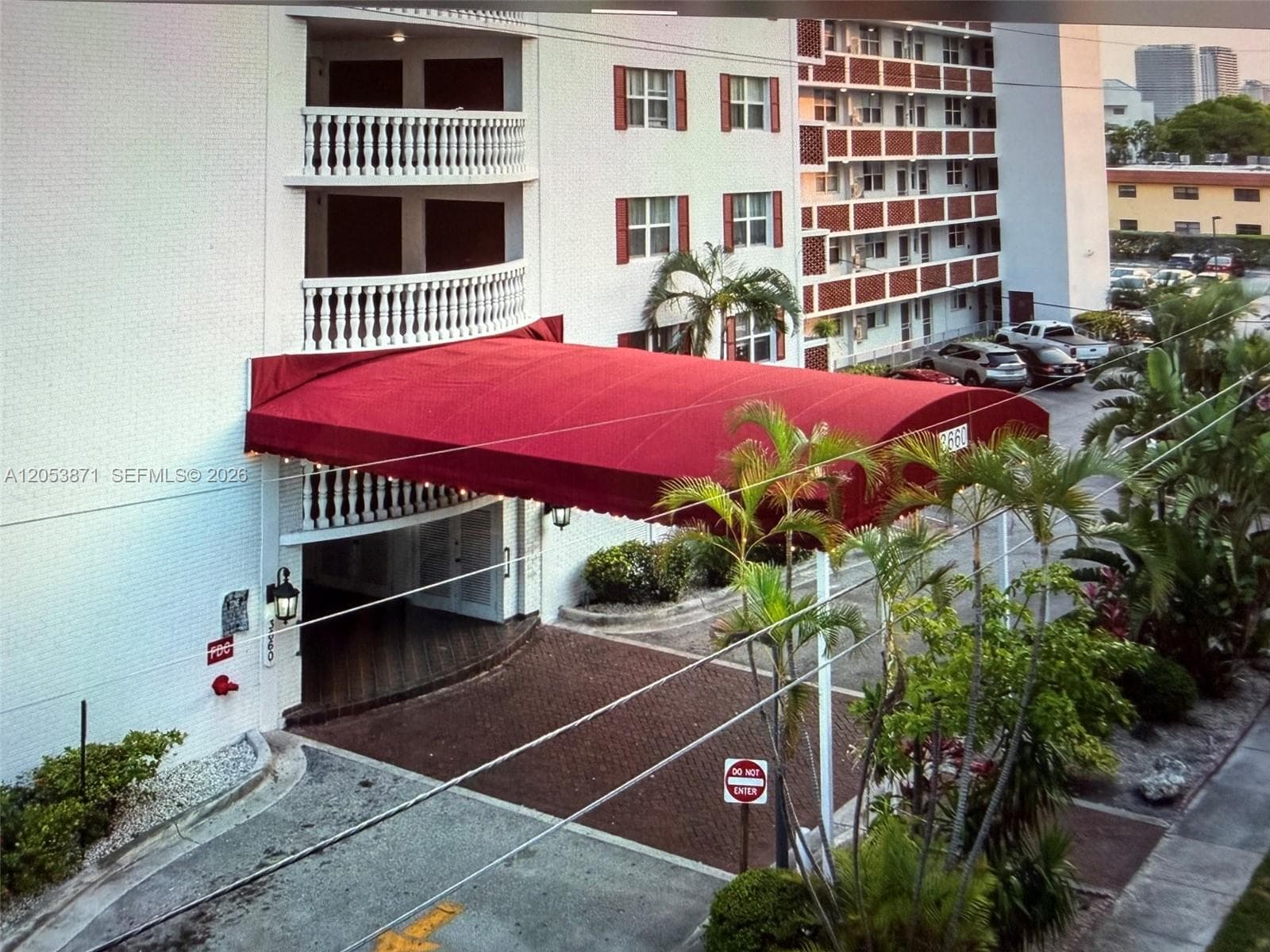 Eastern Shores White Hous · #502 in North Miami Beach - Photo 2