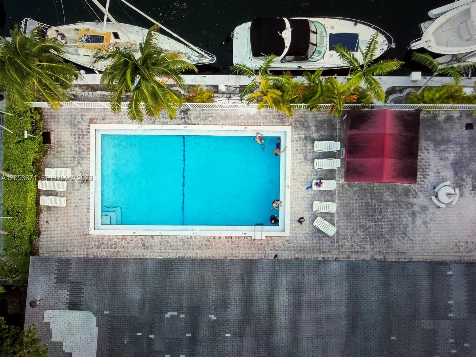 Eastern Shores White Hous · #502 in North Miami Beach - Photo 9