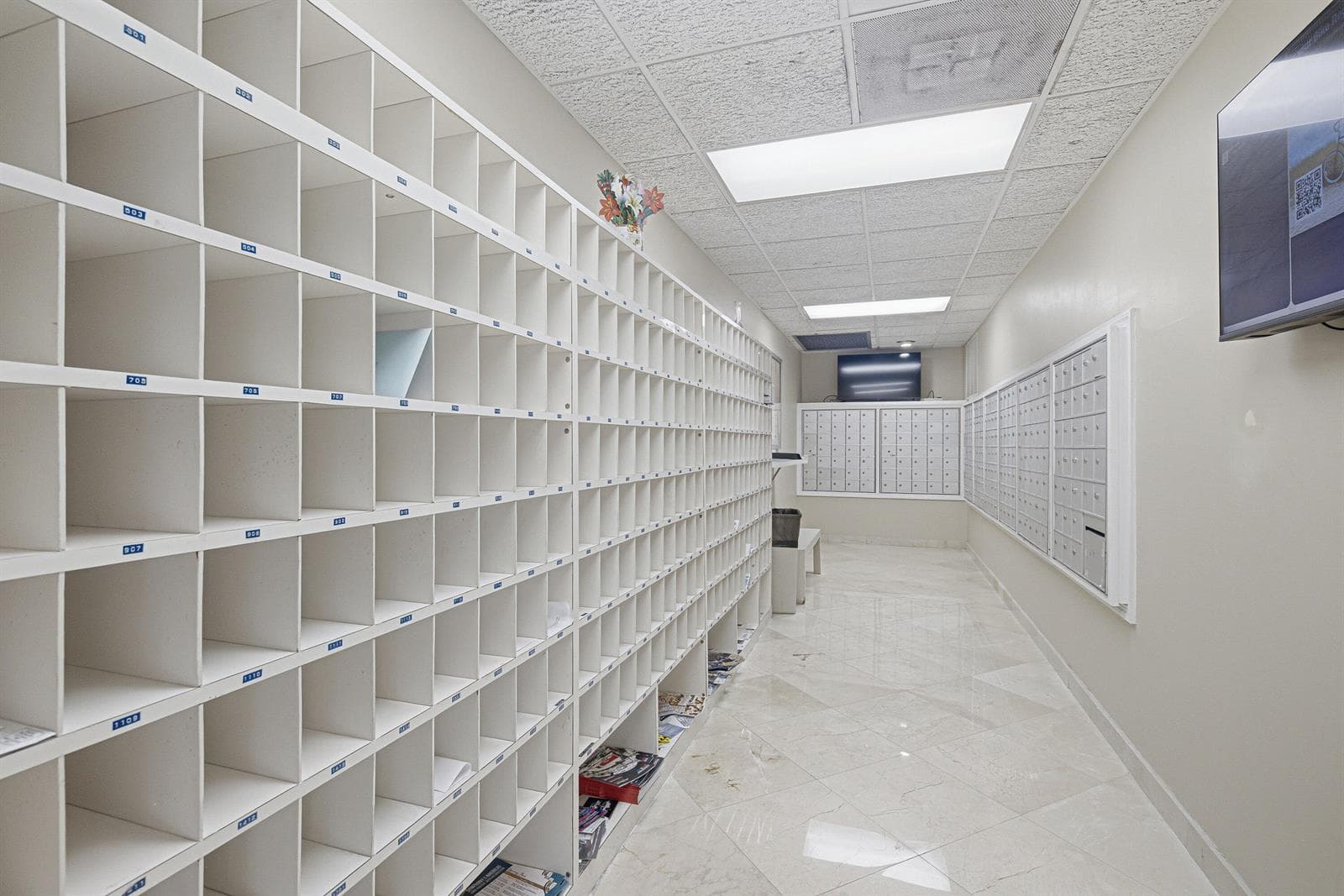 Lobby-Mailroom