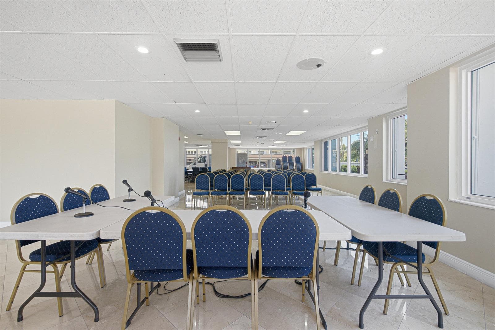Amenities - Meeting Room
