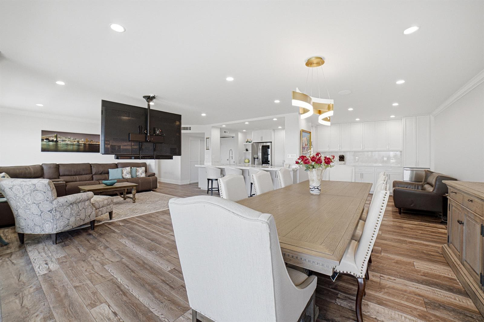 Dining Area-Livingroom