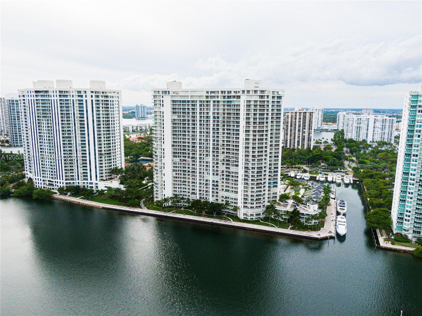 7000 ISL BLVD WILLIAMS IS · #2809 in Aventura - Photo 22