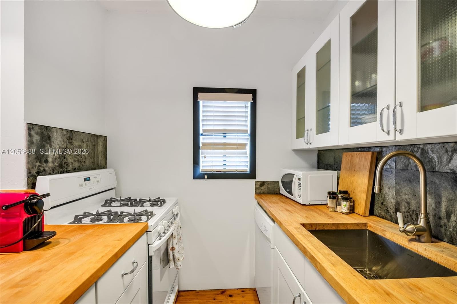 LINCOLN PLACE CONDO · #12 in Miami Beach - Photo 5