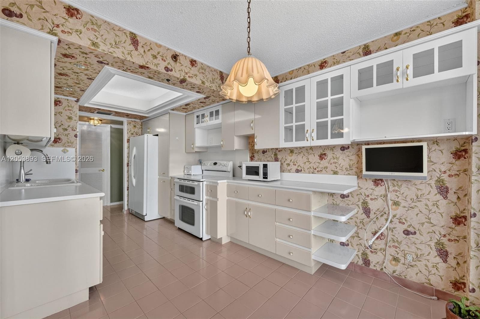 Anchor Bay Club · #207 in Hallandale Beach - Photo 13