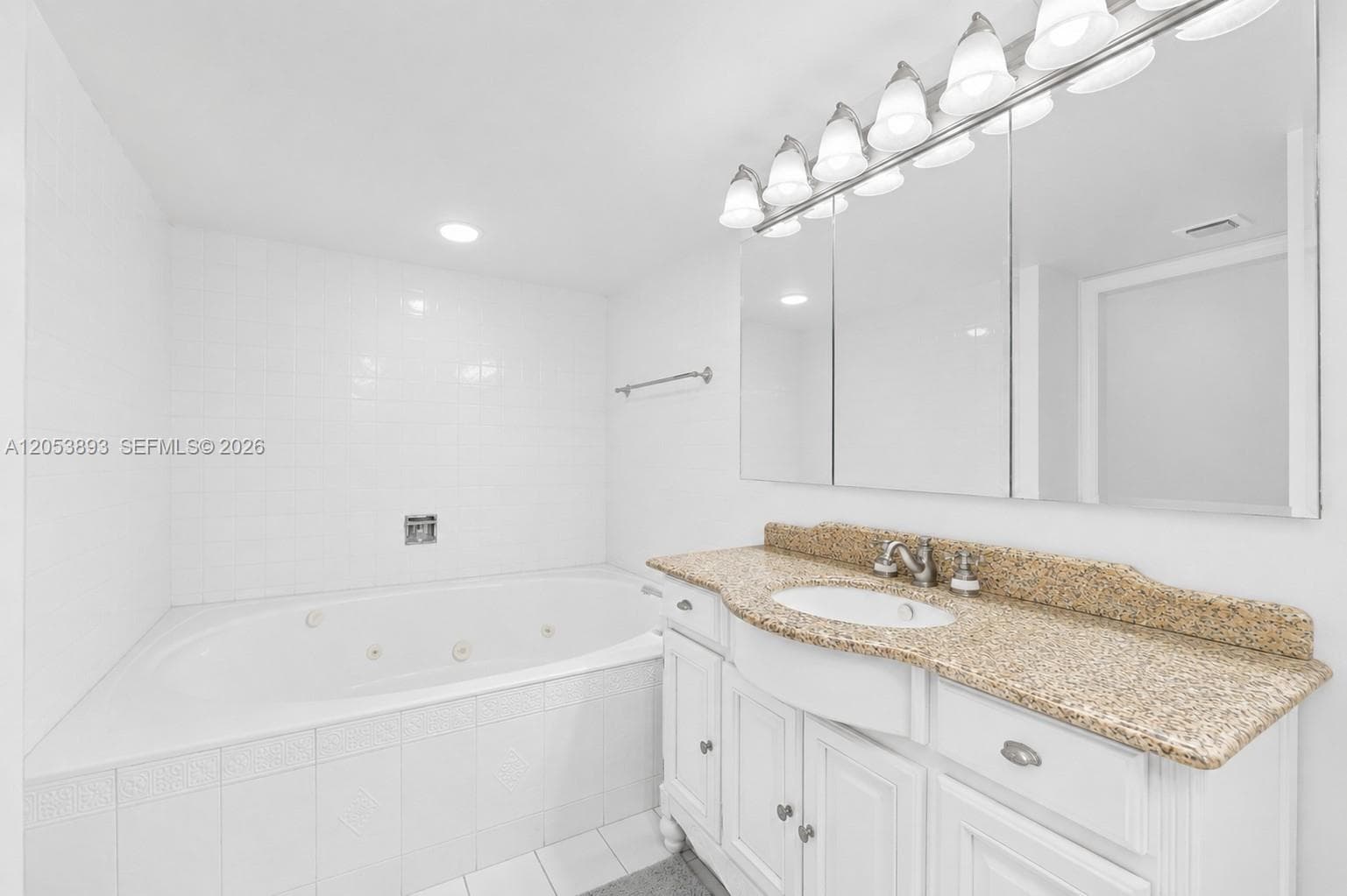 Anchor Bay Club · #207 in Hallandale Beach - Photo 24