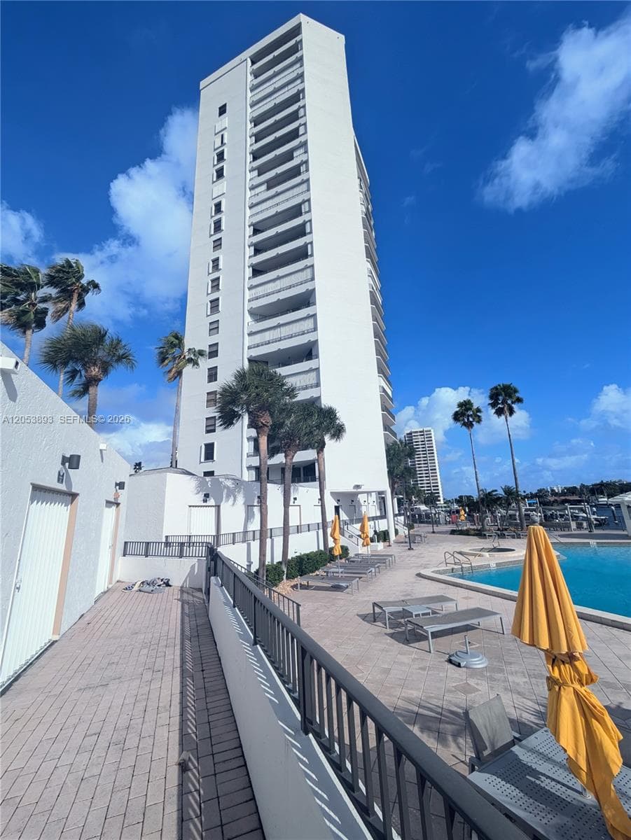 Anchor Bay Club · #207 in Hallandale Beach - Photo 40