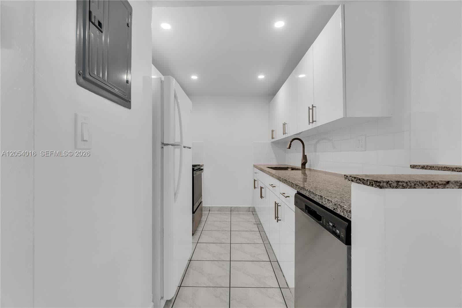 KINGSTON SQUARE CONDO · #I1 in Miami - Photo 27