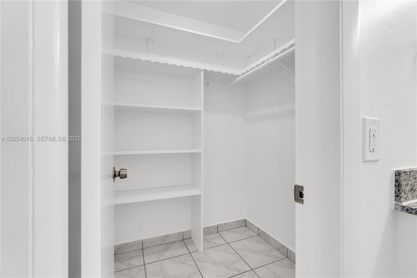 KINGSTON SQUARE CONDO · #I1 in Miami - Photo 17