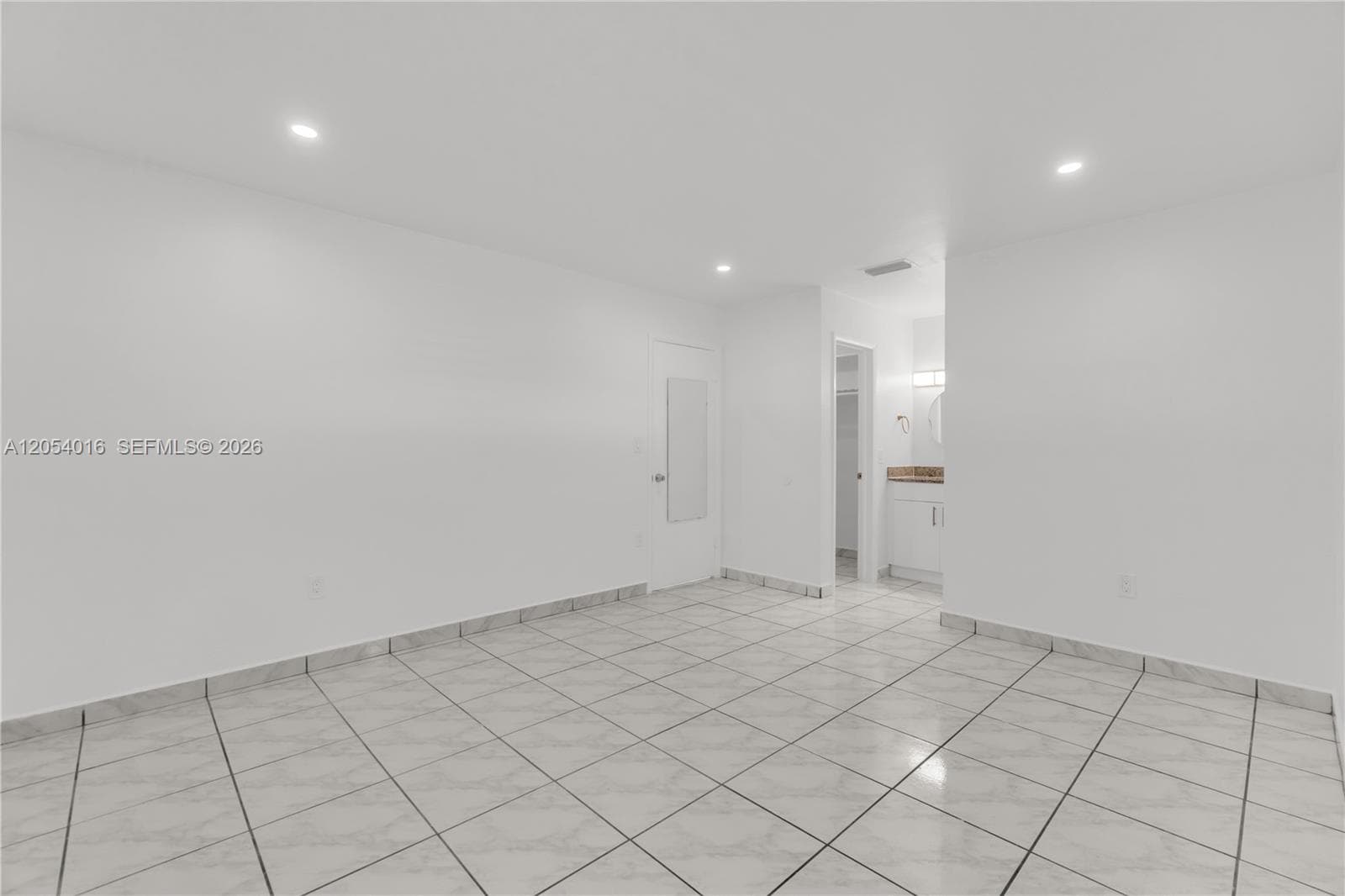 KINGSTON SQUARE CONDO · #I1 in Miami - Photo 14