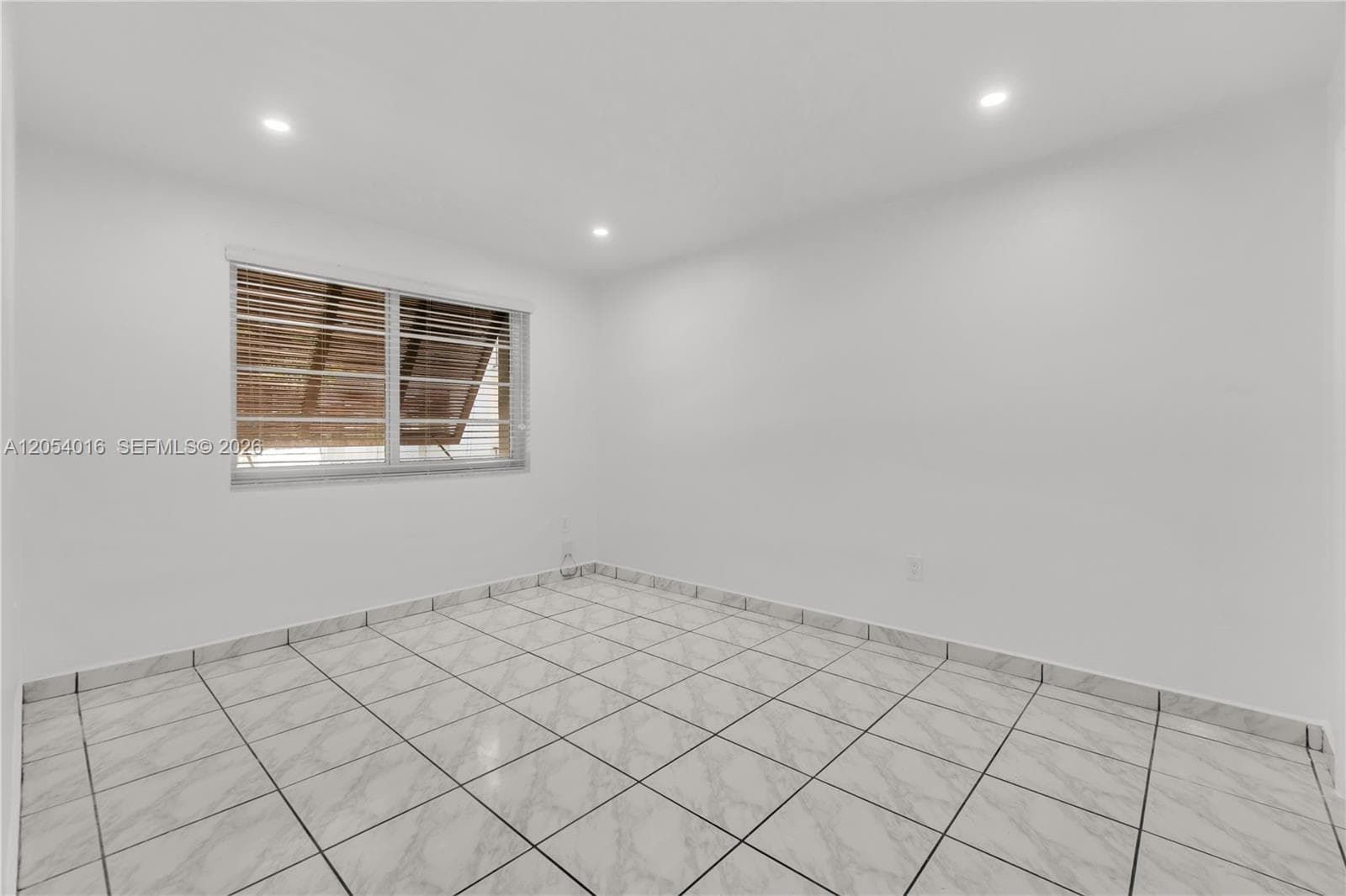 KINGSTON SQUARE CONDO · #I1 in Miami - Photo 21