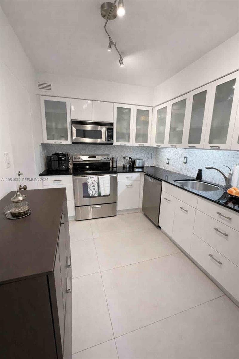 FOUR WINDS CONDO · #505 in Surfside - Photo 16