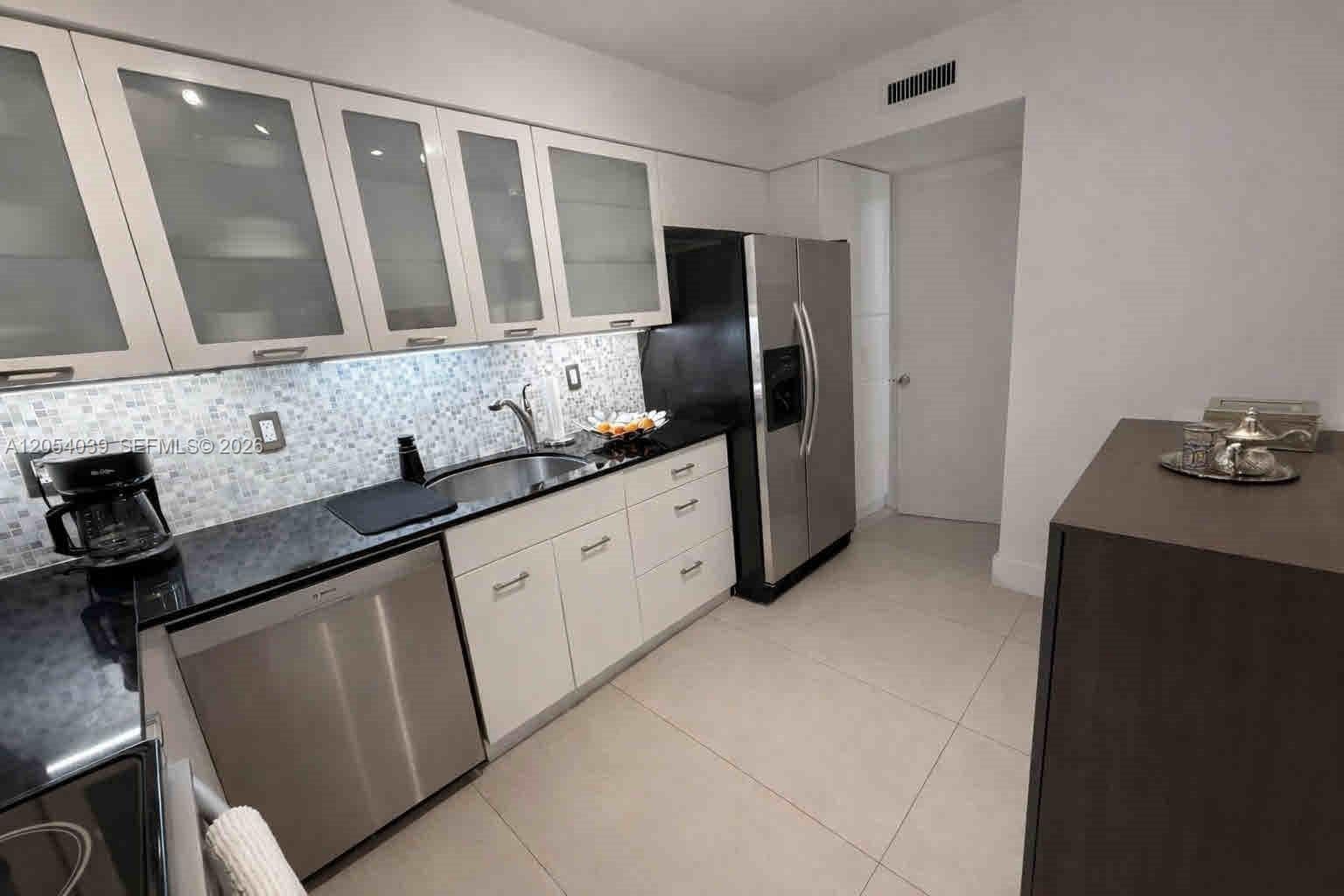 FOUR WINDS CONDO · #505 in Surfside - Photo 15