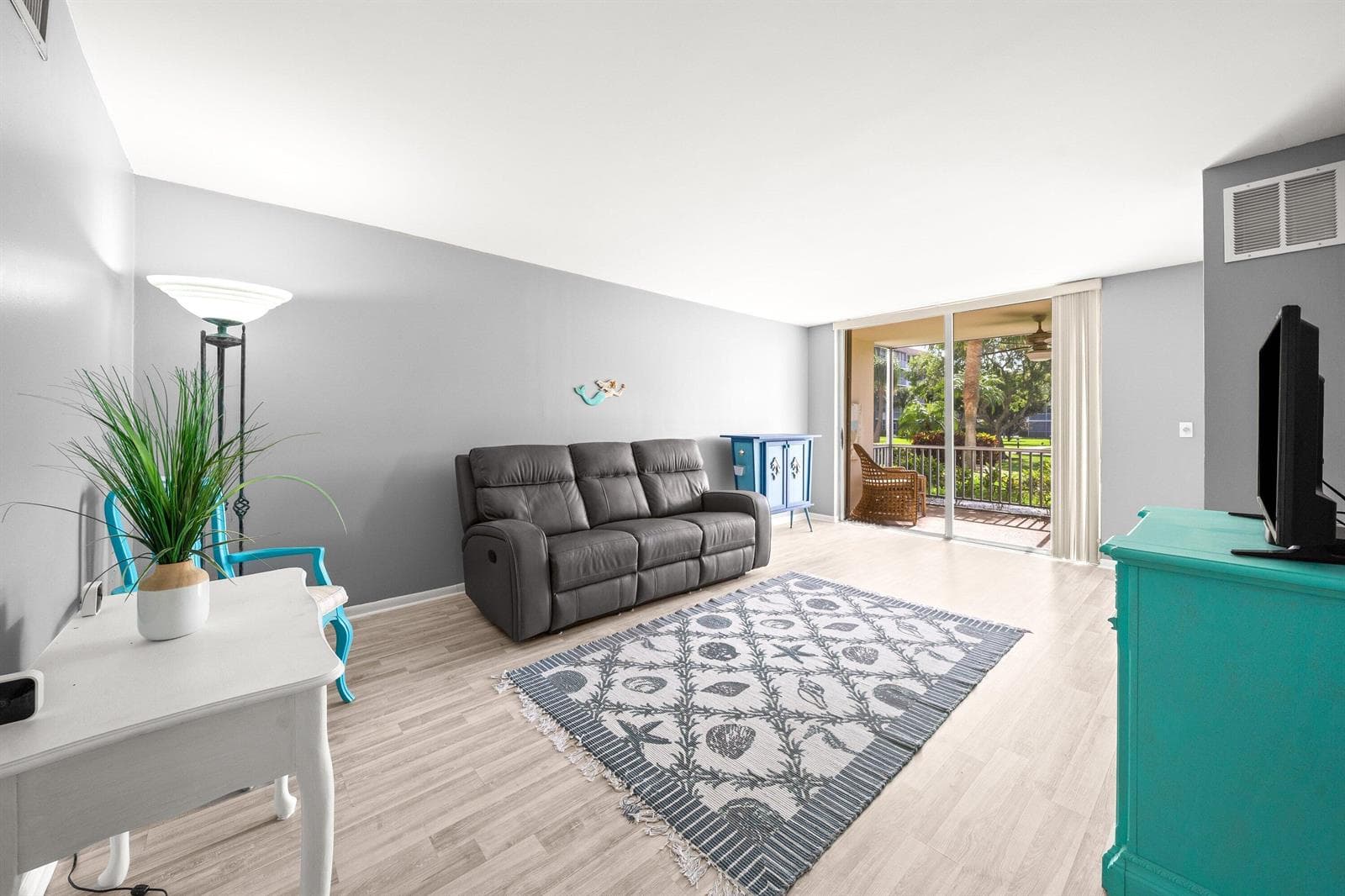2525 Florida 130