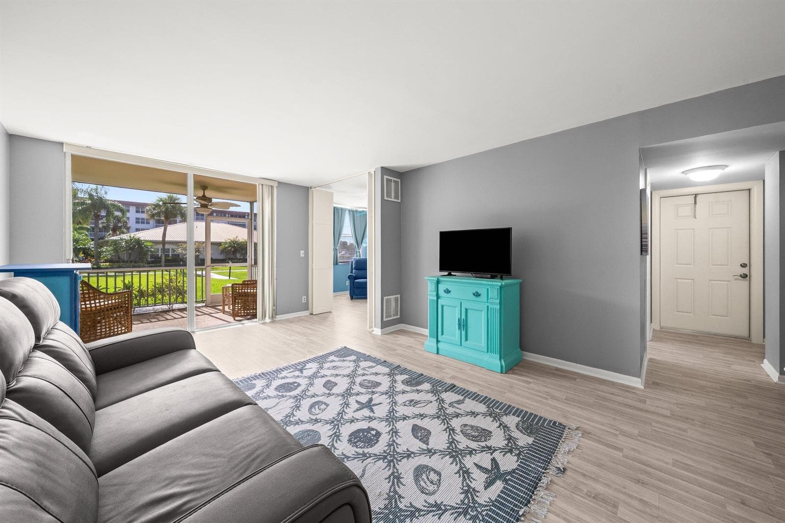 2525 Florida 130