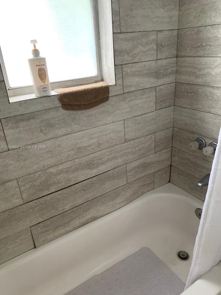 SOBE PHOENIX CONDO · #103 in Miami Beach - Photo 11