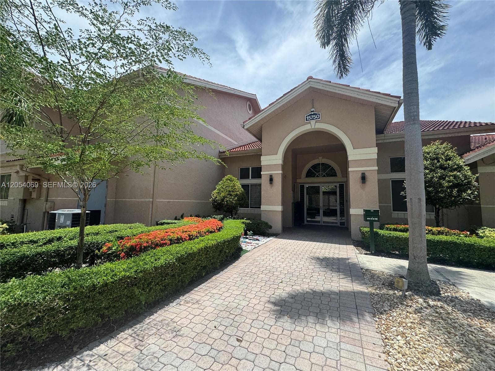 Club House.