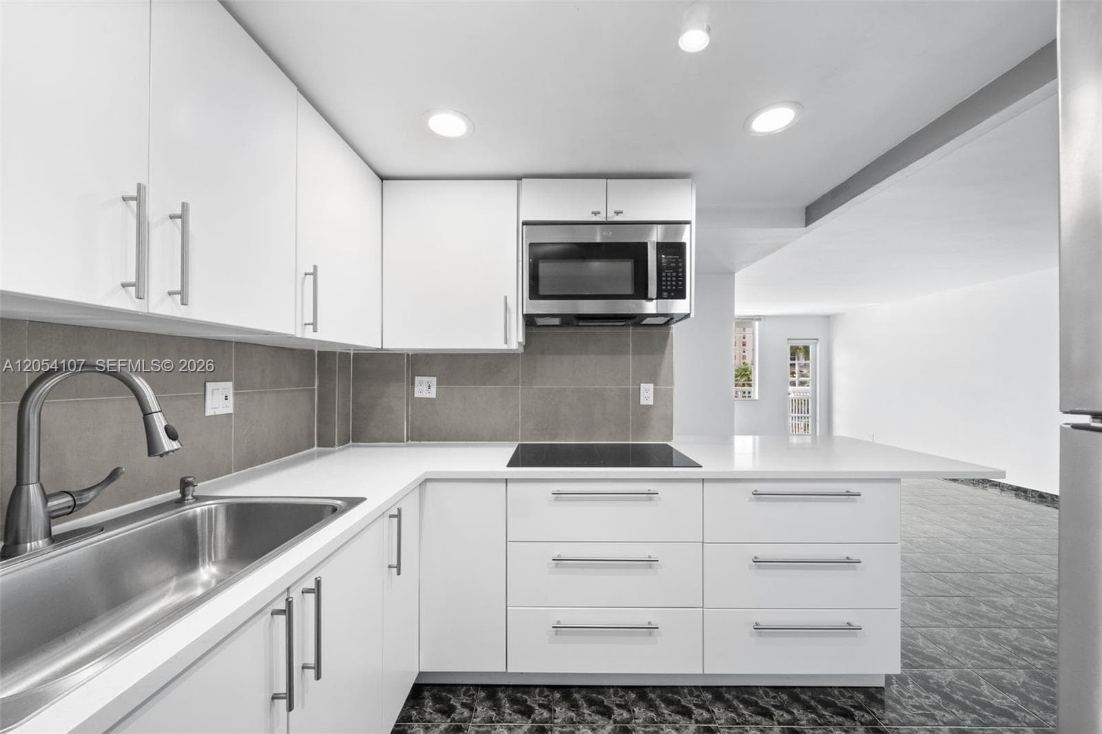 CHELSEA BAYVIEW · #208 in Hallandale Beach - Photo 2