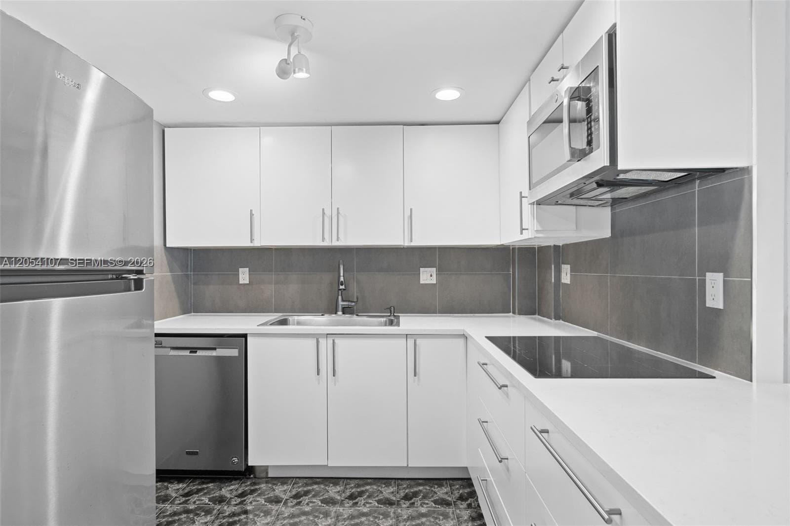 CHELSEA BAYVIEW · #208 in Hallandale Beach - Photo 3