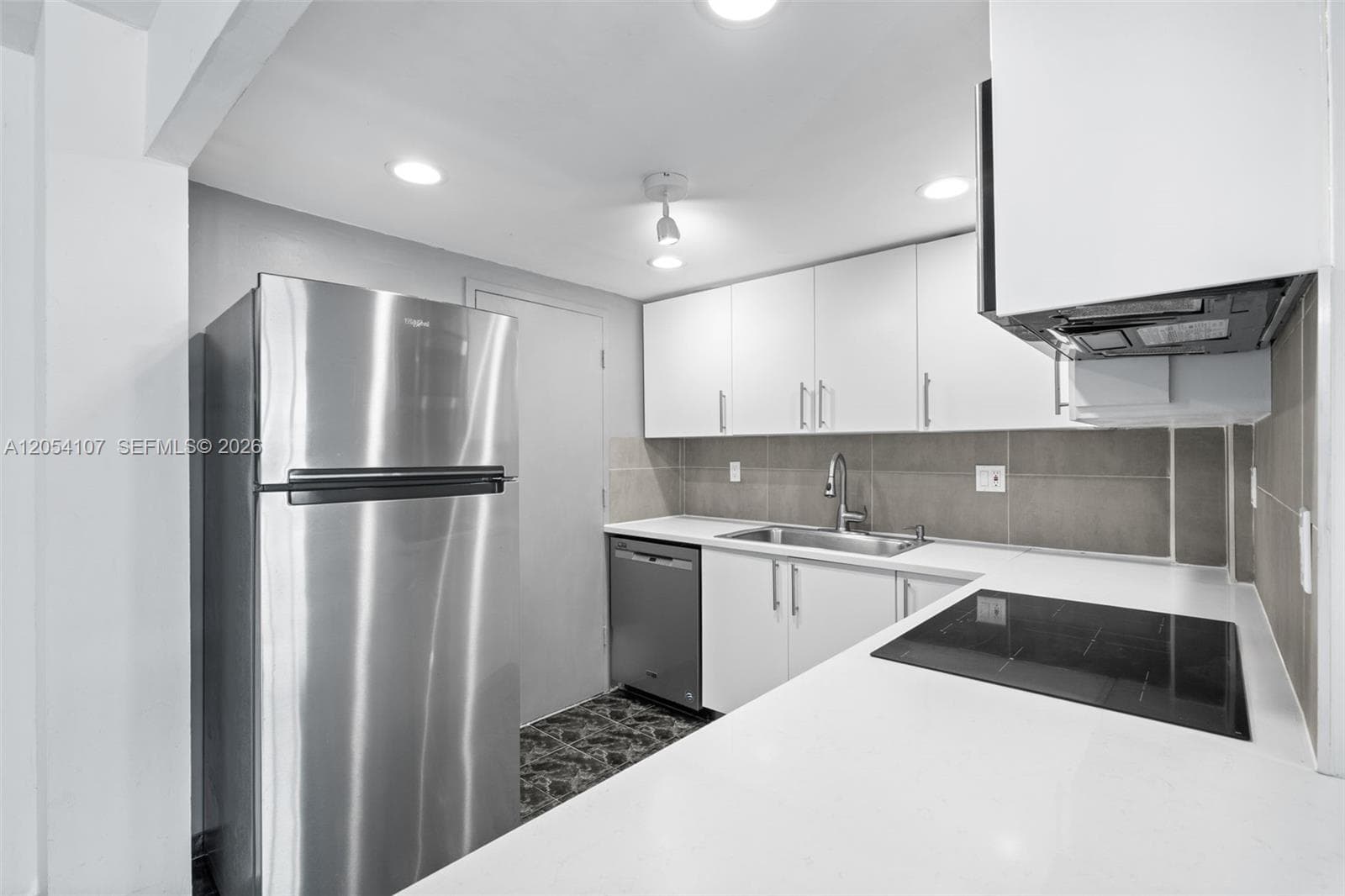 CHELSEA BAYVIEW · #208 in Hallandale Beach - Photo 4