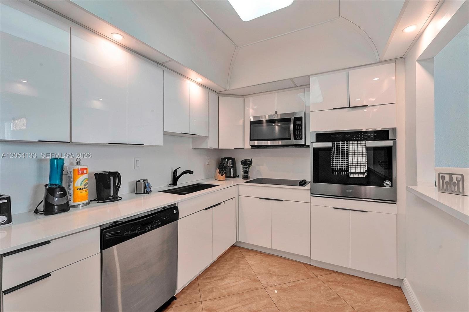 Ocean Reserve · #1001 in Sunny Isles Beach - Photo 4