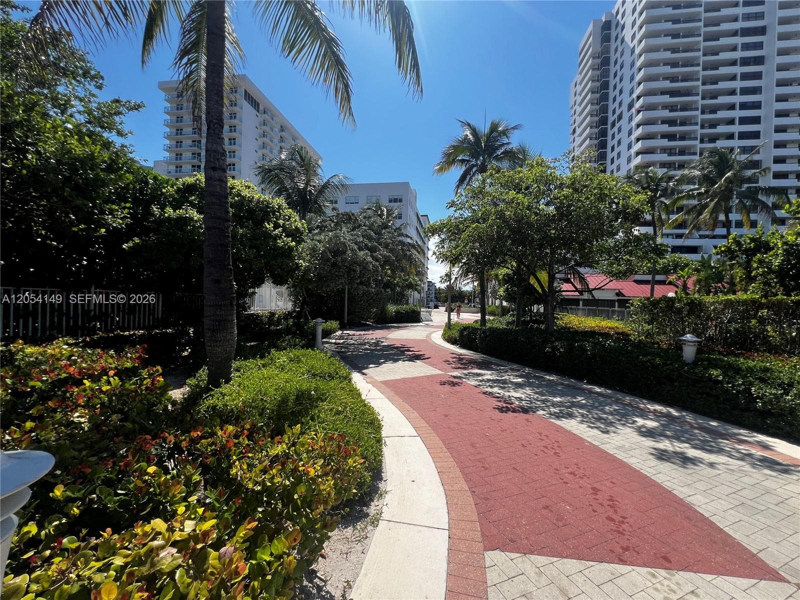 THE ROYAL CLUB CONDO · #402 in Miami Beach - Photo 2