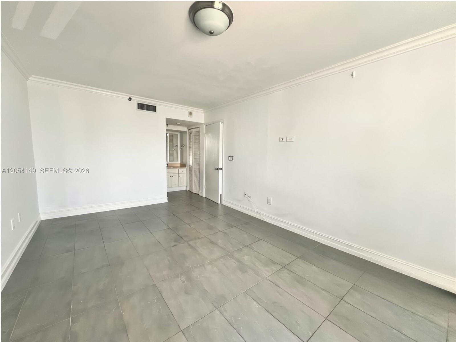 THE ROYAL CLUB CONDO · #402 in Miami Beach - Photo 8