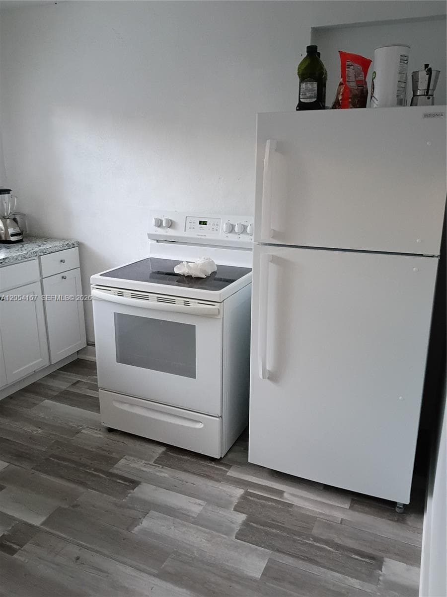 1024 Tyler St #1 photo 13
