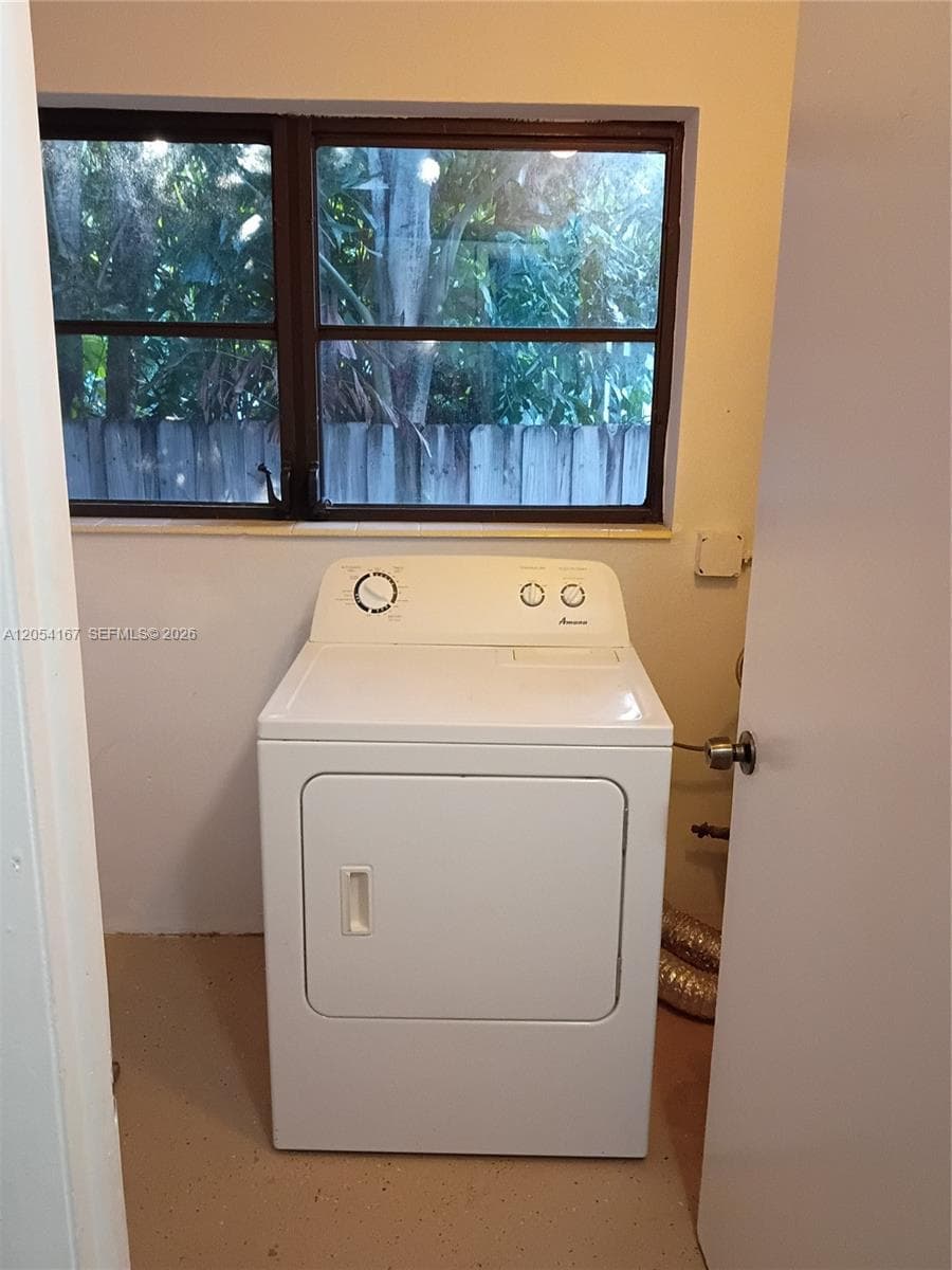 1024 Tyler St #1 photo 11