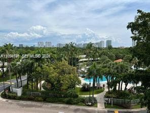 PARC CENTRAL AVENTURA SOU · #512 in Aventura - Photo 3