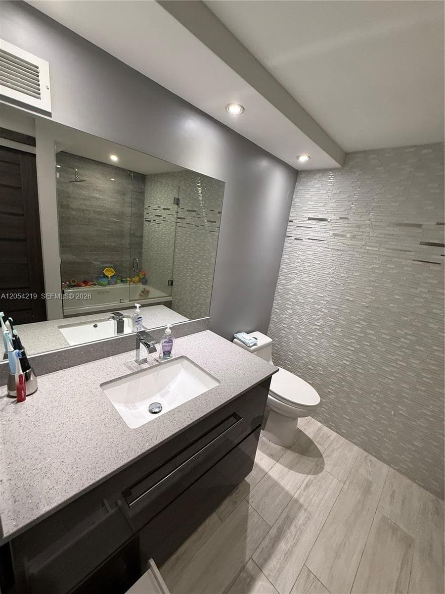 TOWERS OF OCEANVIEW SOUTH · #818 in Hallandale Beach - Photo 22