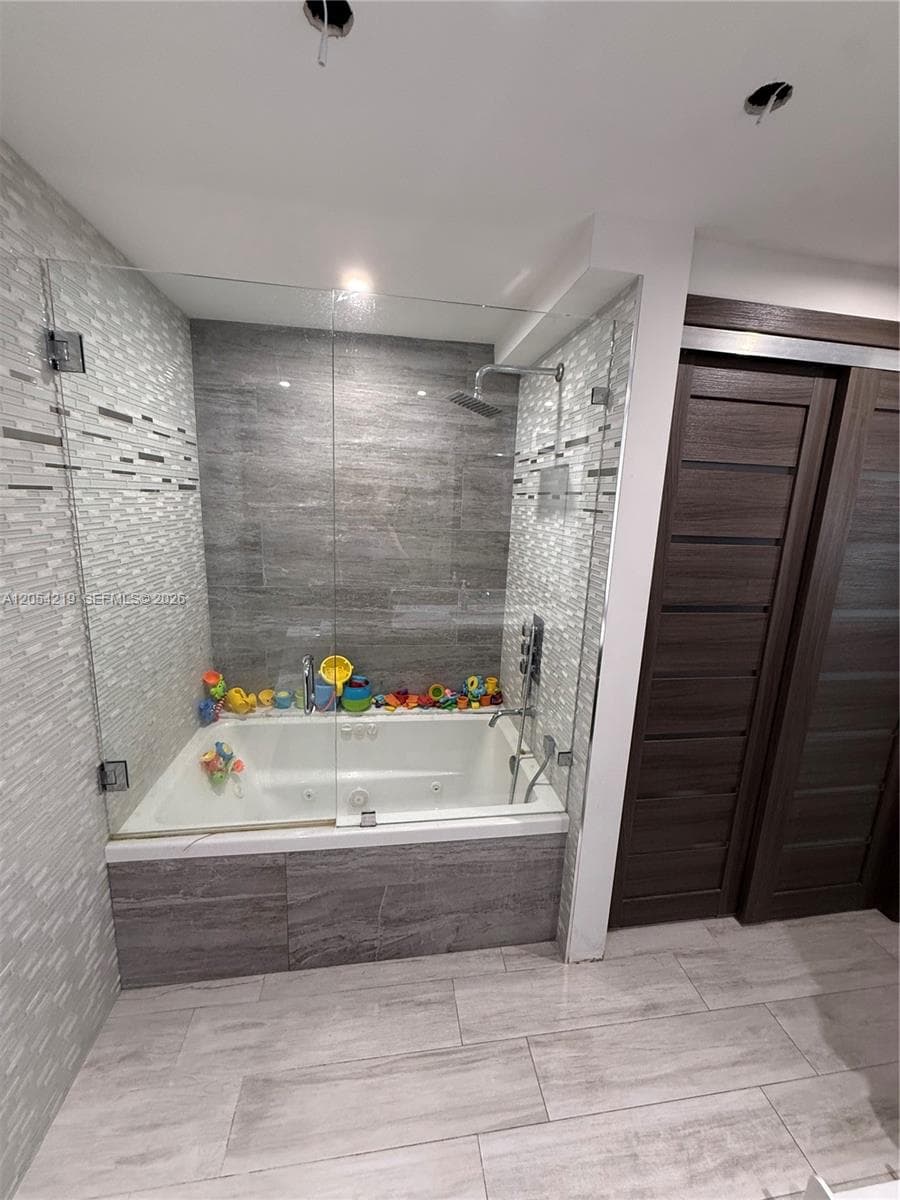 TOWERS OF OCEANVIEW SOUTH · #818 in Hallandale Beach - Photo 21