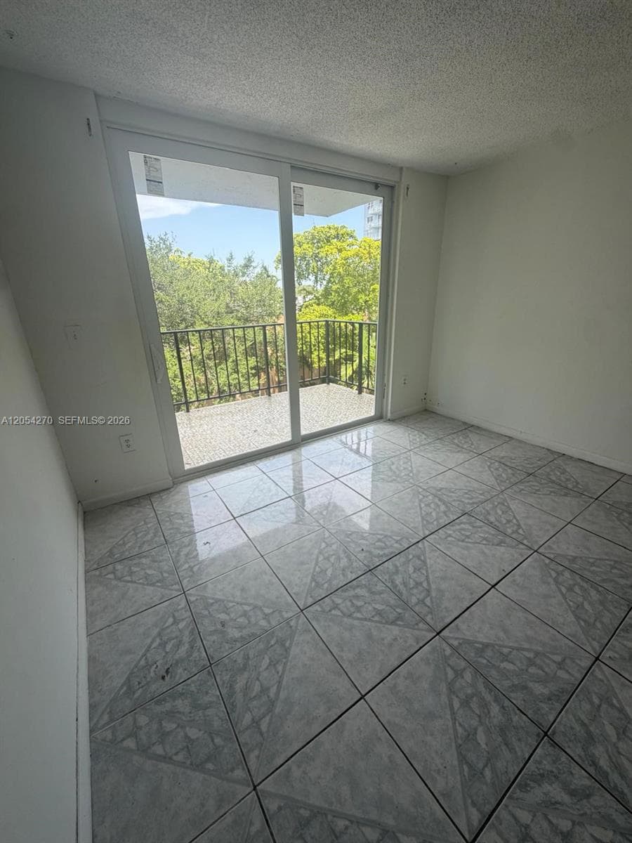 THREE HORIZONS EAST CONDO · #402 in North Miami - Photo 7