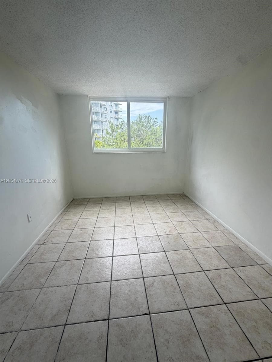 THREE HORIZONS EAST CONDO · #402 in North Miami - Photo 3