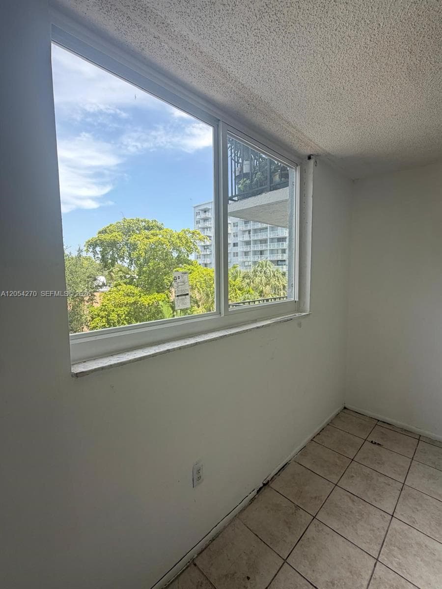 THREE HORIZONS EAST CONDO · #402 in North Miami - Photo 9